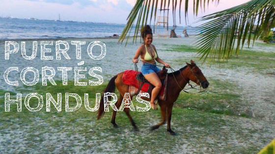 En la  Playa de cienaguita de puerto cortés Honduras puedes montar a caballo y pasarla super bien.